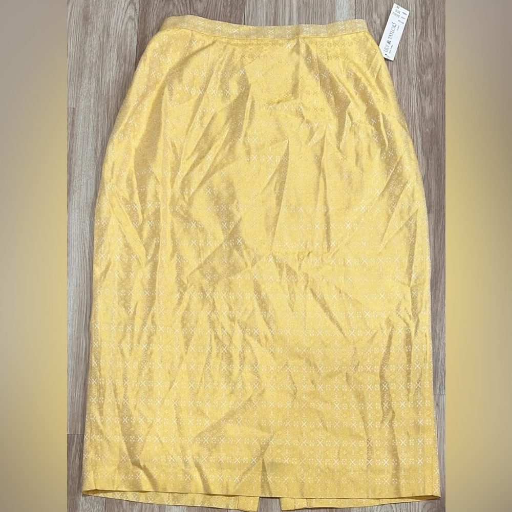 NWT Lily & Taylor New York Paris Yellow Size 16 Lined Diamond A Line Skirt